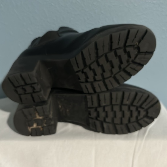 Size 9, new Steve Madden booties - Picture 6 of 14